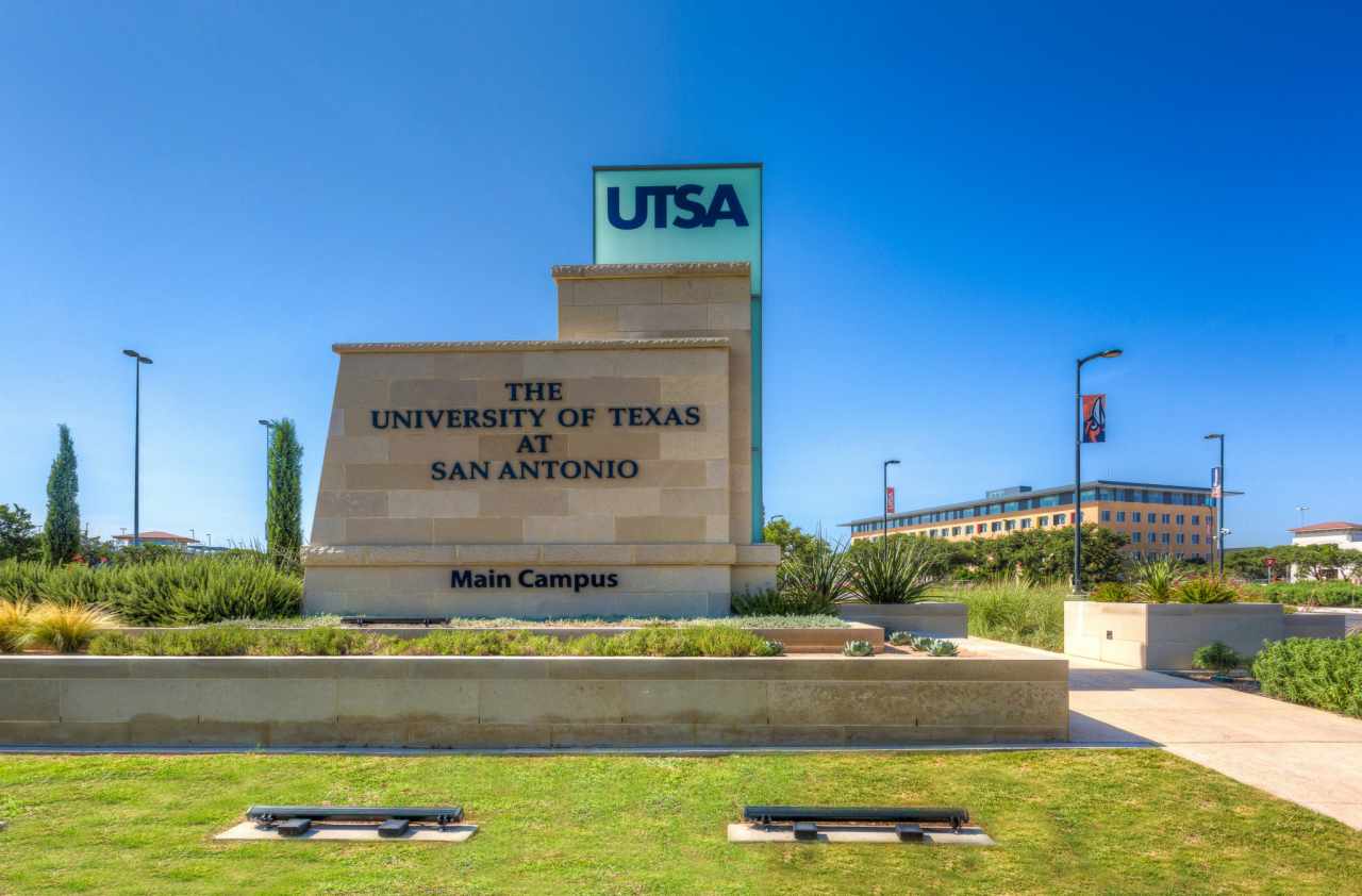 UTSA Campus exterior sign