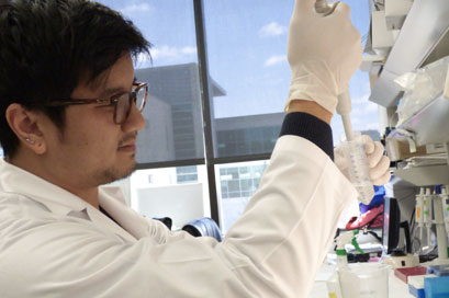 Vinh Dao, an MD/PhD candidate, has been studying treatments that use immunotherapy to help fight cancer.